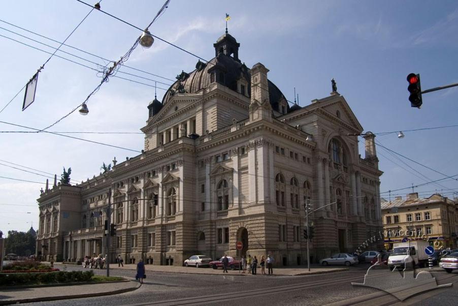 Apt In The Center Of The Town Near The Opera House Lviv Exterior photo