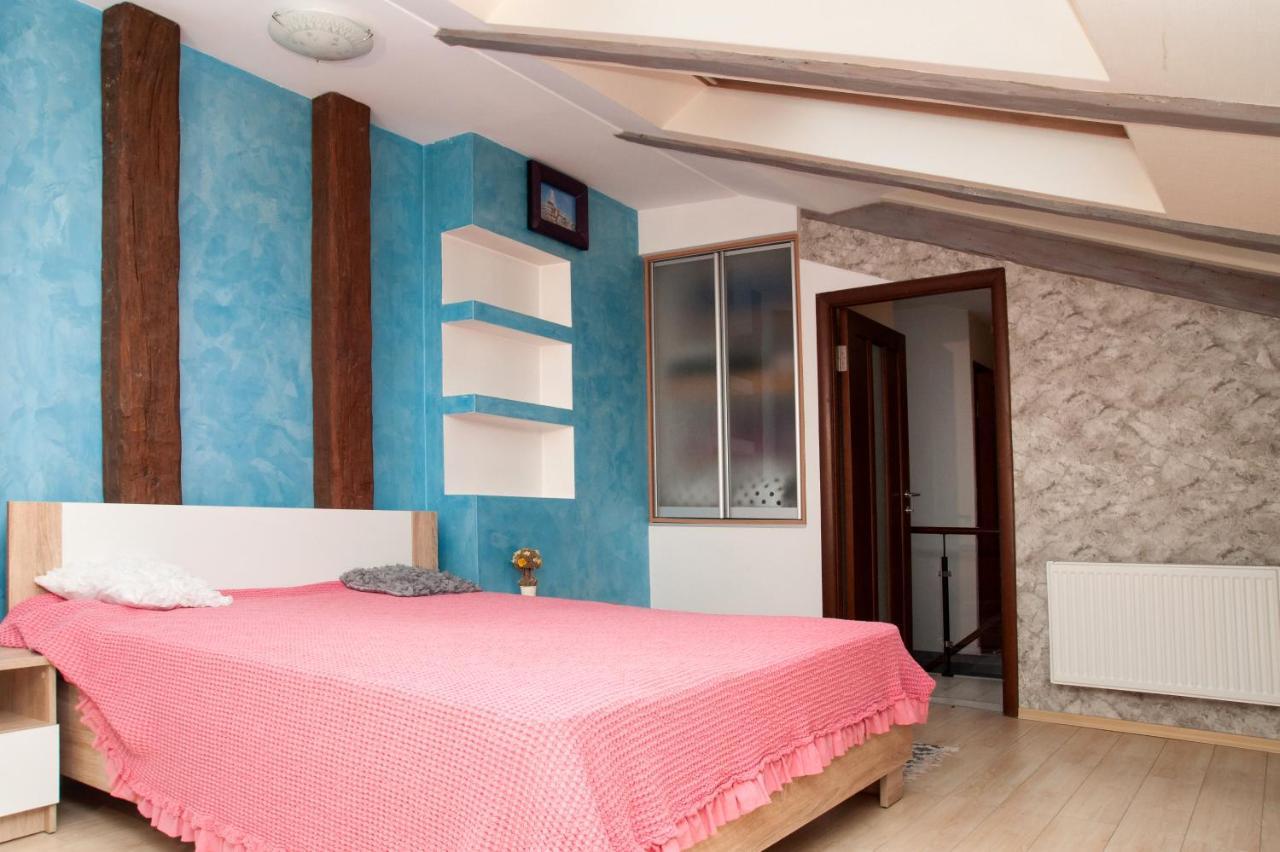 Apt In The Center Of The Town Near The Opera House Lviv Exterior photo